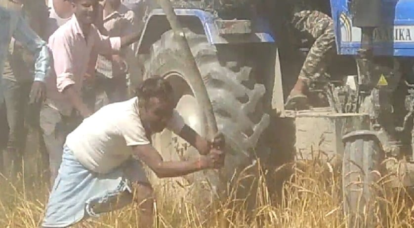 forest officers remain silent against anger of farmers