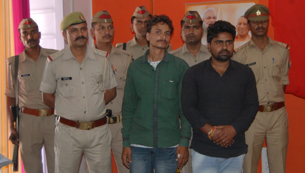 डॉक्टर से रंगदारी मांगने वाले दो अपराधी गिरफ्तार