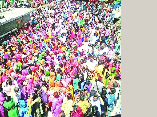 मार्कंडेय मंदिर में उमड़ा जनसैलाब, बैसाखी पर 50 हजार श्रद्धालुओं ने किया शाही स्नान