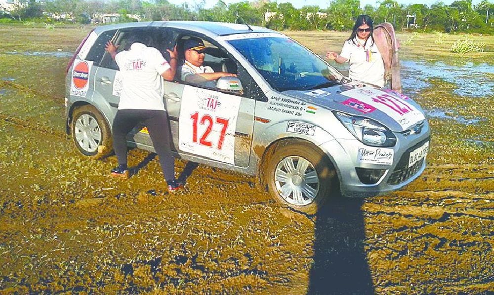 car rally started in agra 
