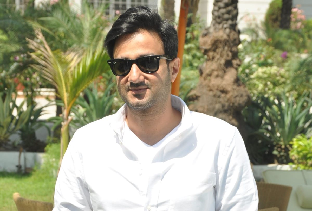 Shah Rukh Khan film Pathan director Siddharth Anand slapped by an assistant know the truth