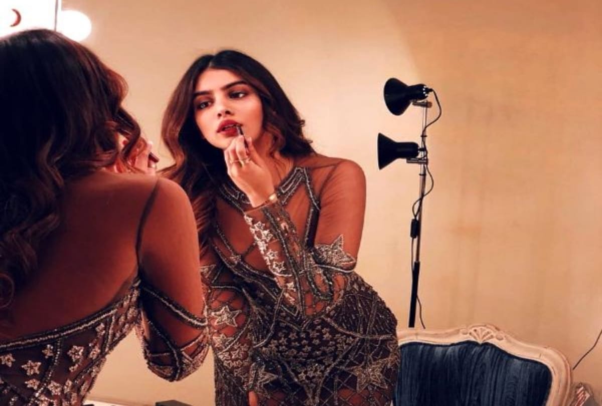 sridevi daughter khushi kapoor gorgeous look social media reaction