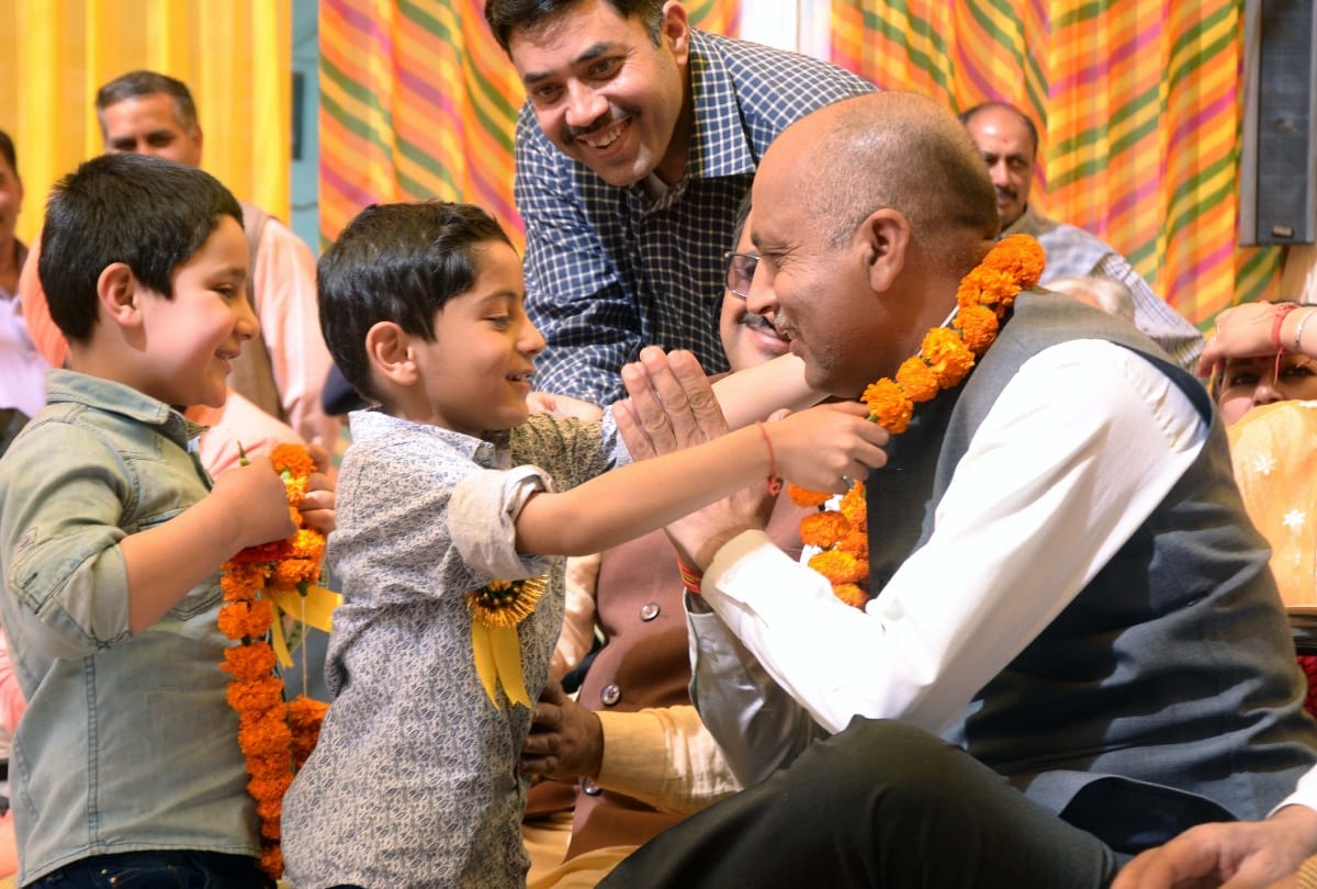 CM Jairam Thakur hike amount for ambedkar medhavi chattarvriti yojna