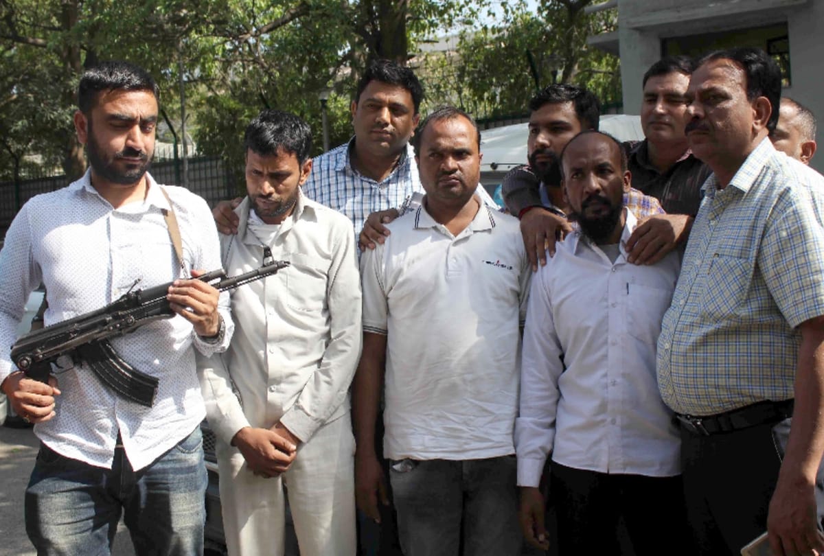 story of salim member of d company joins dawood ibrahim because of poverty see pics of family