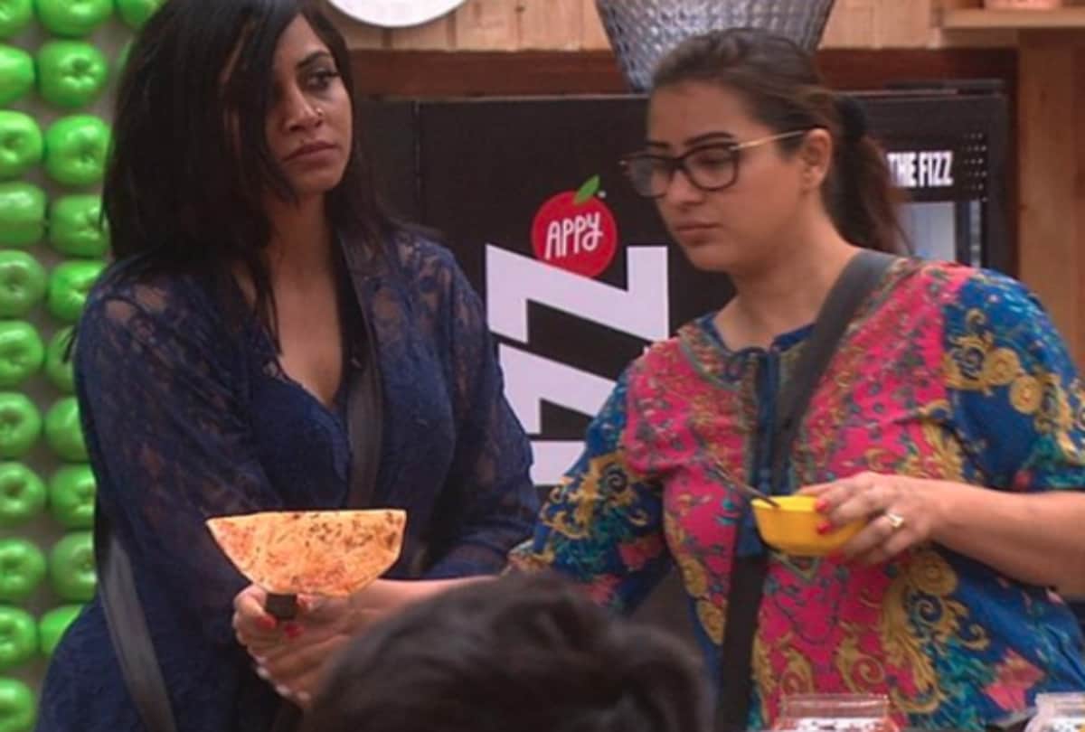 big boss contestant arshi khan joins congress party after shilpa shinde