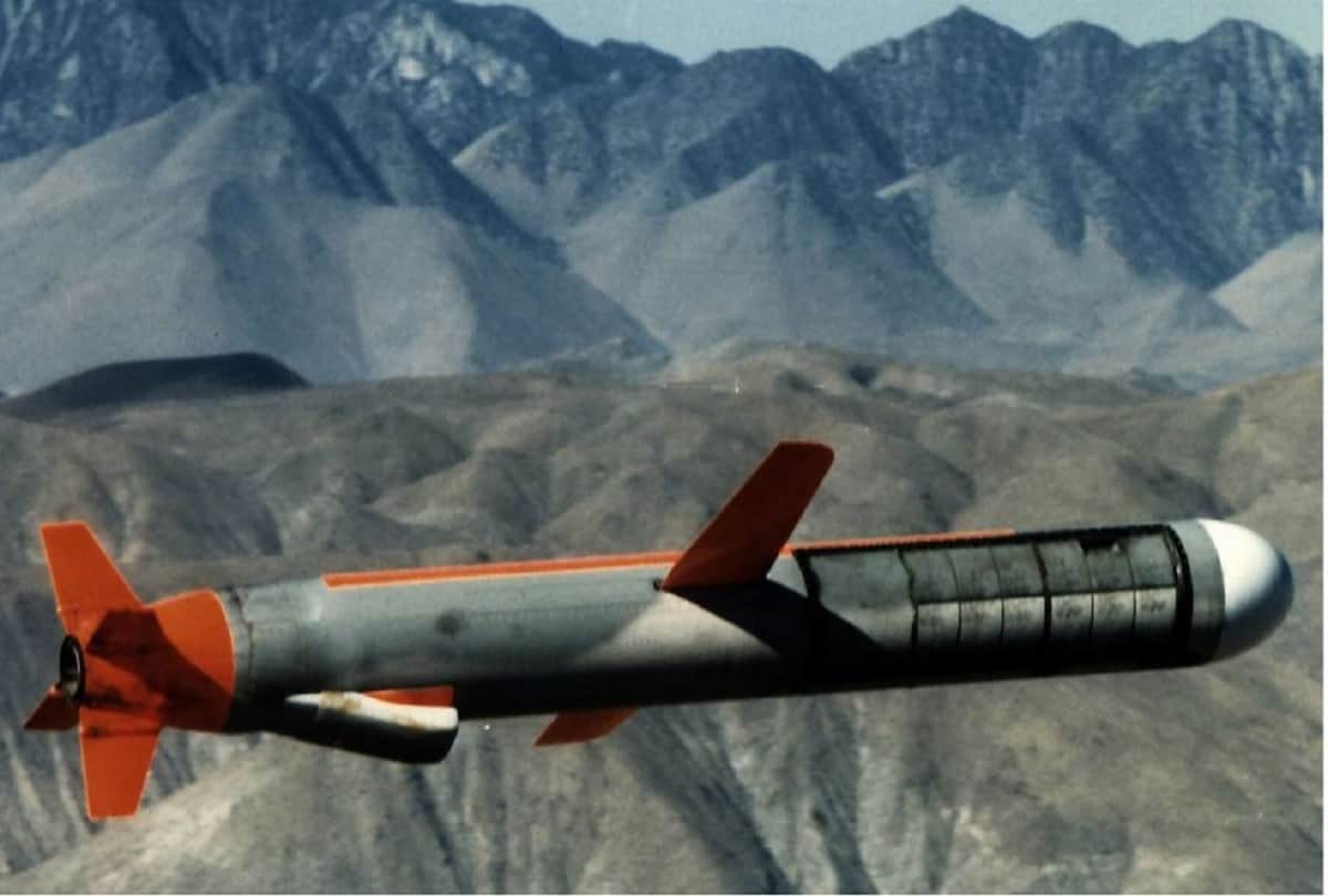 American Tomahawk Cruise Missile destruct Syria