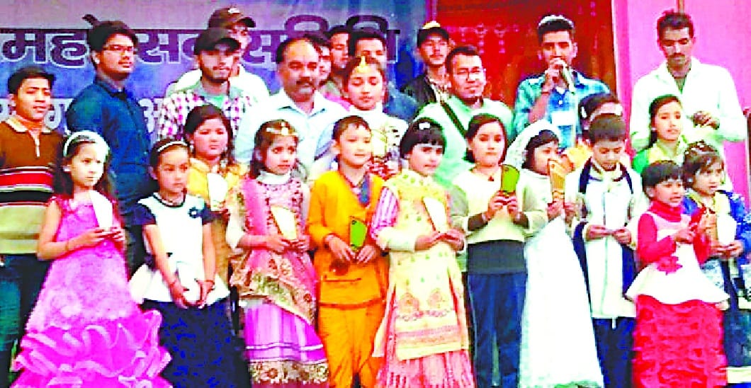 Announcement of 10 lakh for festival