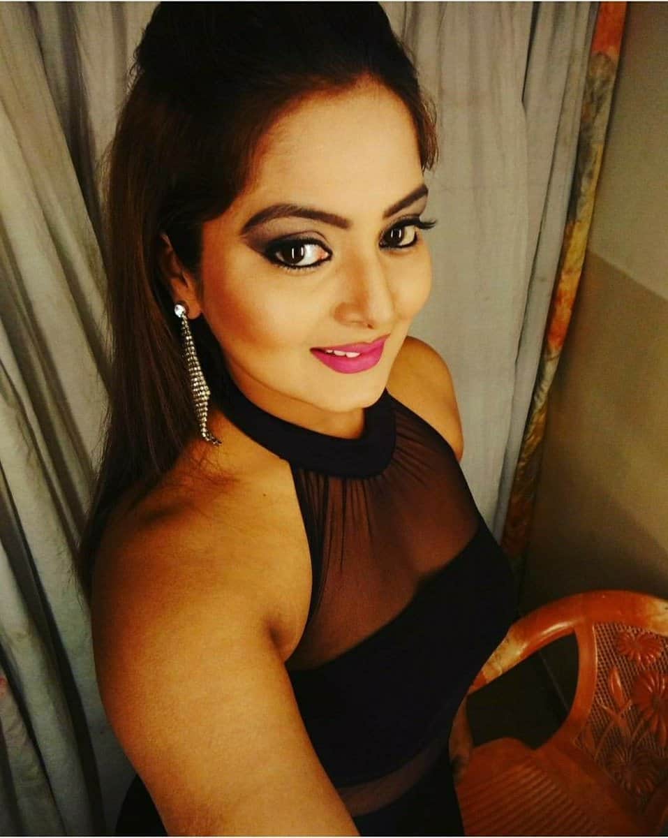 Anjana Singh will seen in bhojpuri film Munna Mawali with pramod premi