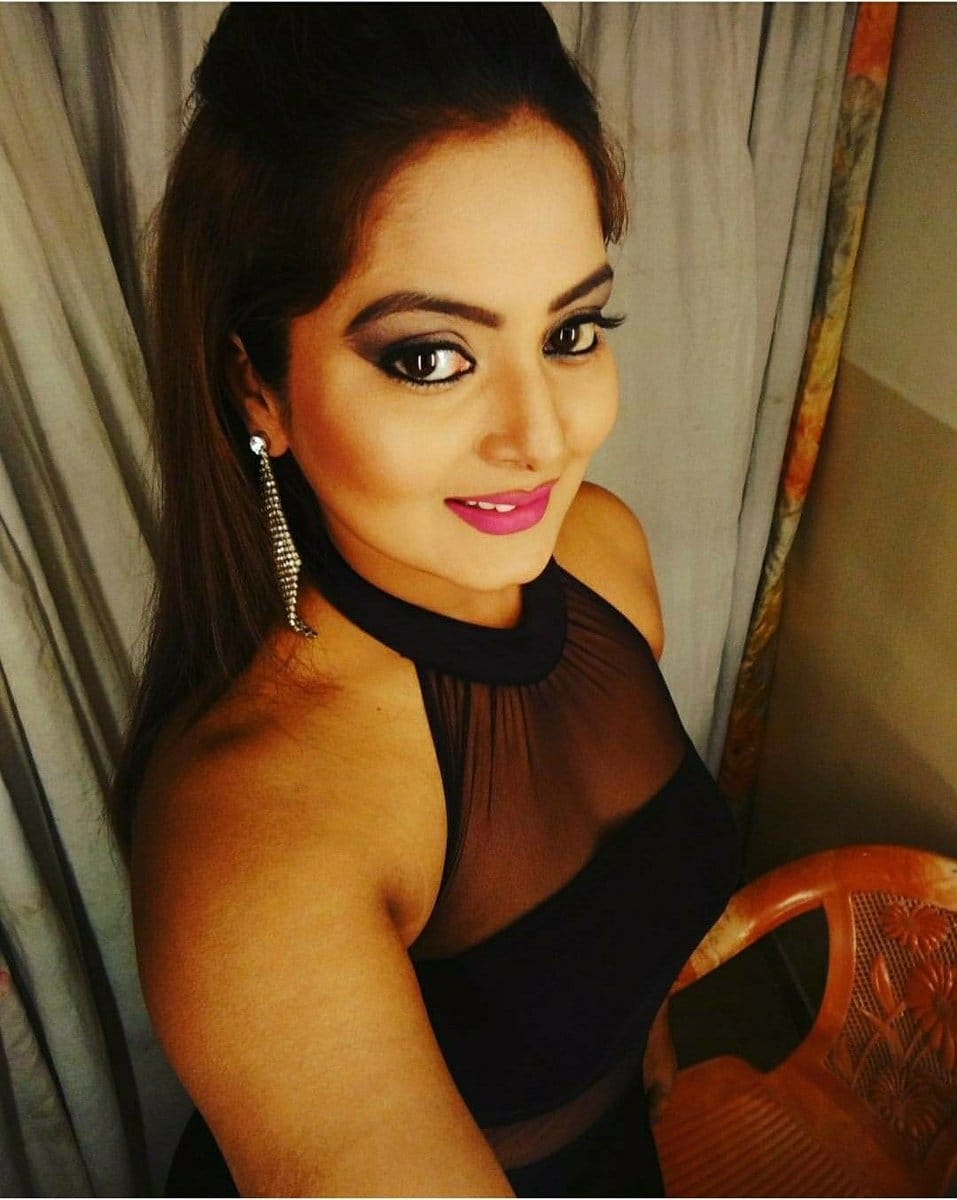 Anjana Singh will seen in bhojpuri film Munna Mawali with pramod premi