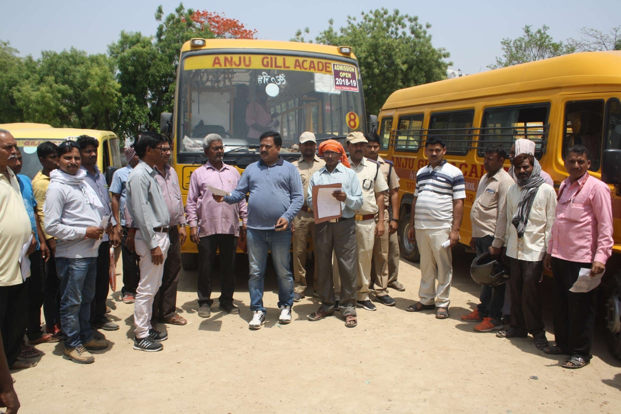 स्कूली बसों की जांच कर कमियां सुधारने का निर्देश