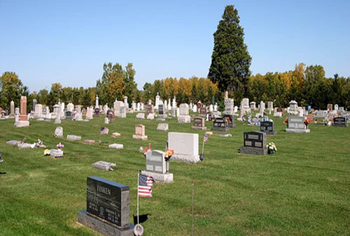 people feel happy to roam the cemeteries in Denmark