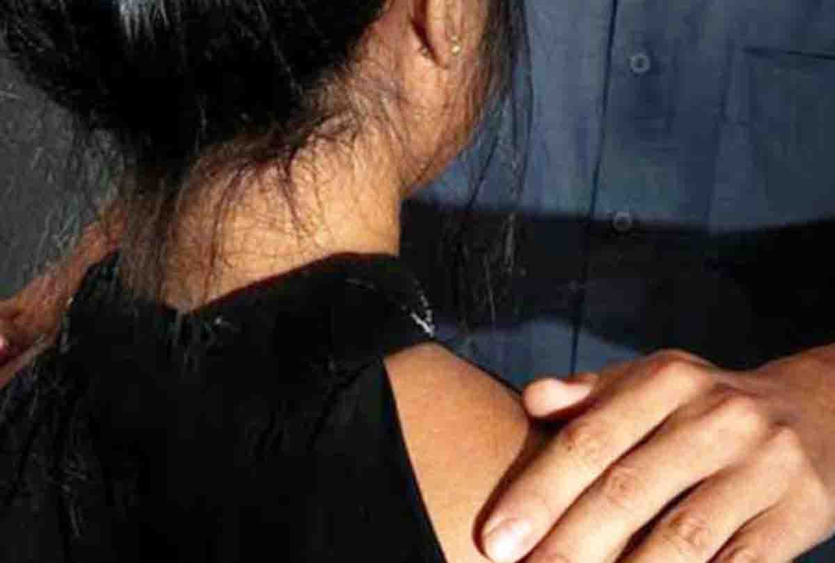 Wife beats husband with lover