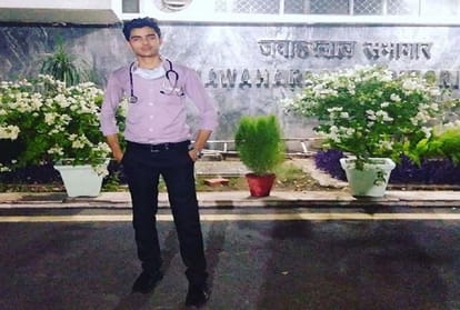 A fake doctor arrested at AIIMS in delhi