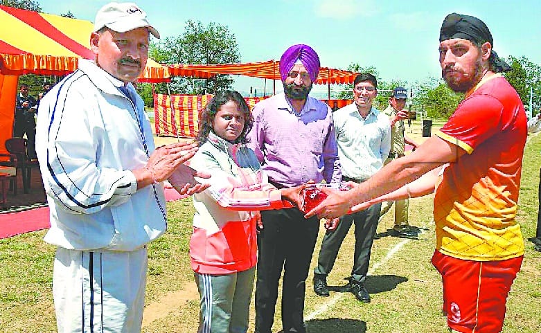 Army defeats police team in friendship football match