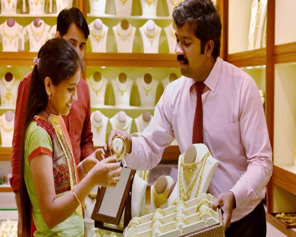 gold prices rise on a six year new high, silver down by 90 rupees