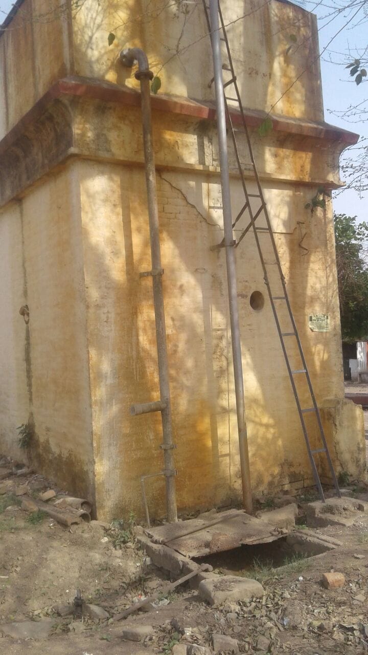 न पानी न शौचालय कैसे मिलेगी यात्रियों को सुविधा