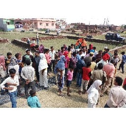 निर्माणधीन मकान की सेंटरिंग गिरी, दो घायल