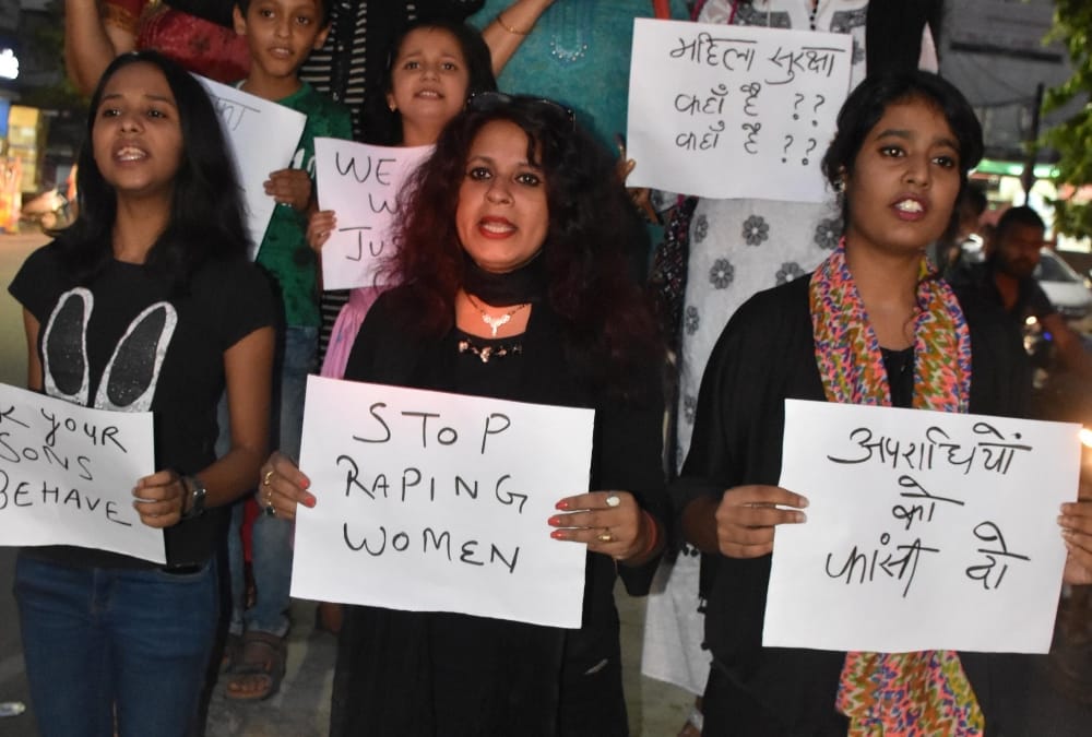 protest against kathua rape case in lucknow.