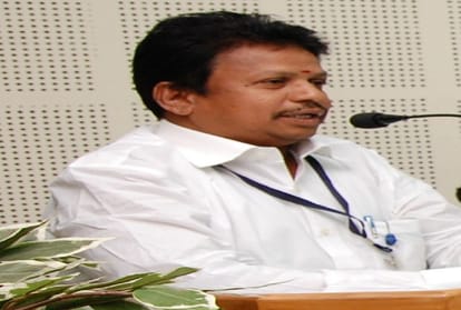 K. Marimuthu- running free coaching and Help poor students get government jobs 