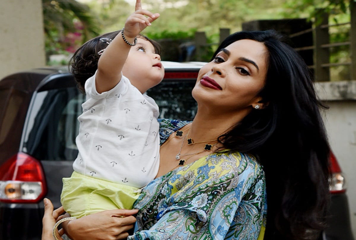 Murder actress Mallika Sherawat cute pictures with nephew goes viral