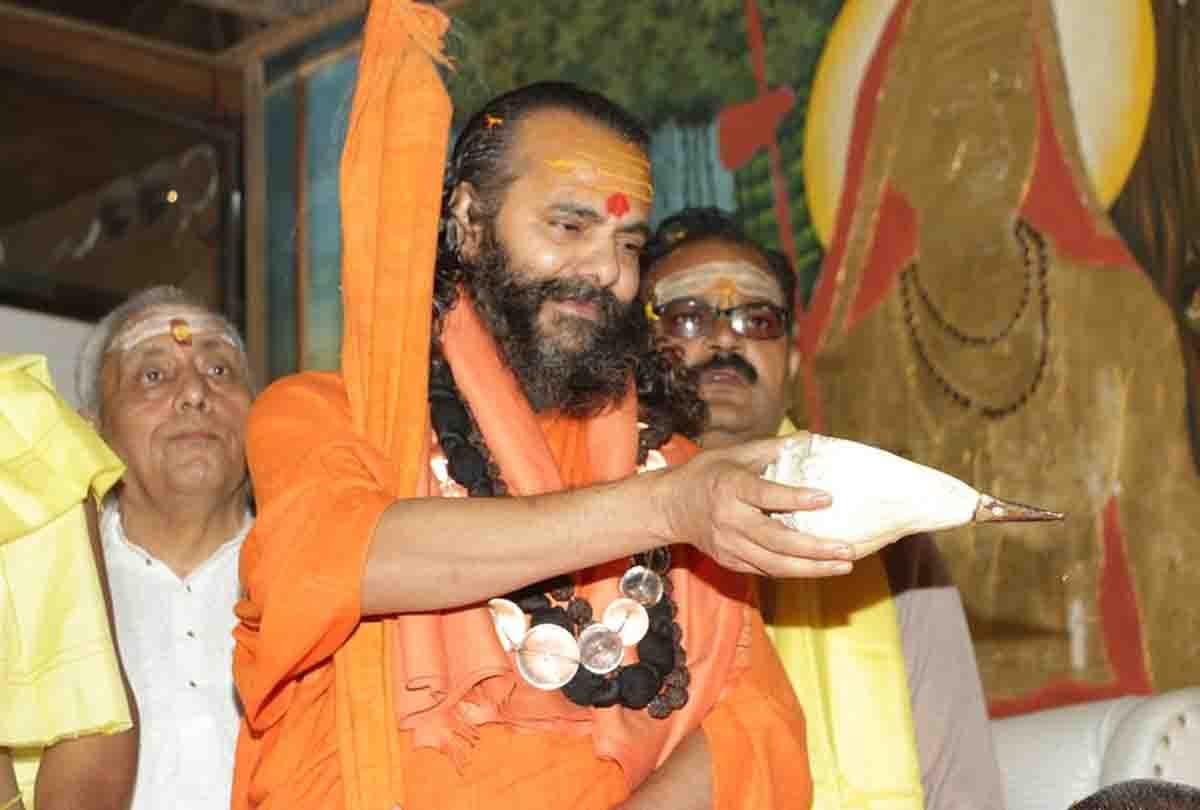 swami narendranand statements about cow