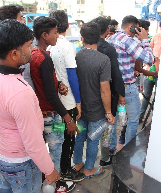 Lines in petrol pumps after strike open in dehradun