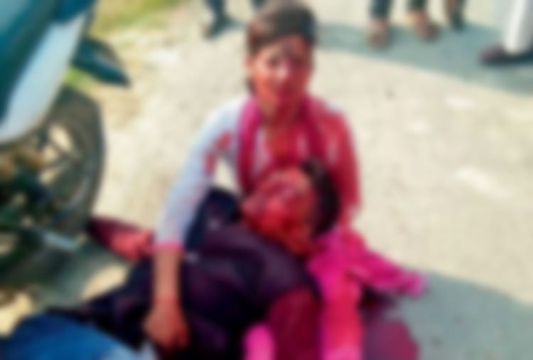 road accident in punjab, lady was shouting for help, people were busy in capturing video