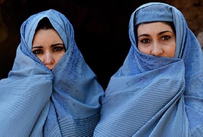 Afghan Women: अपने अधिकारों के लिए सड़कों पर उतरीं अफगान महिलाएं, महिला क्रांति की शुरुआत, तालिबान को चुनौती afghan women
