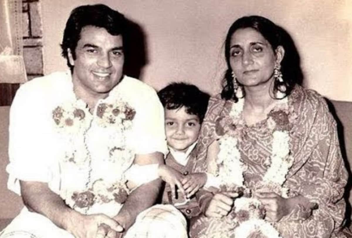 Dharmendra to receive raj kapoor award here is know his family