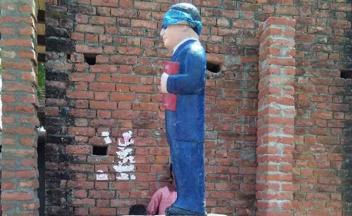 Ambedkar statue broken in ghazipur