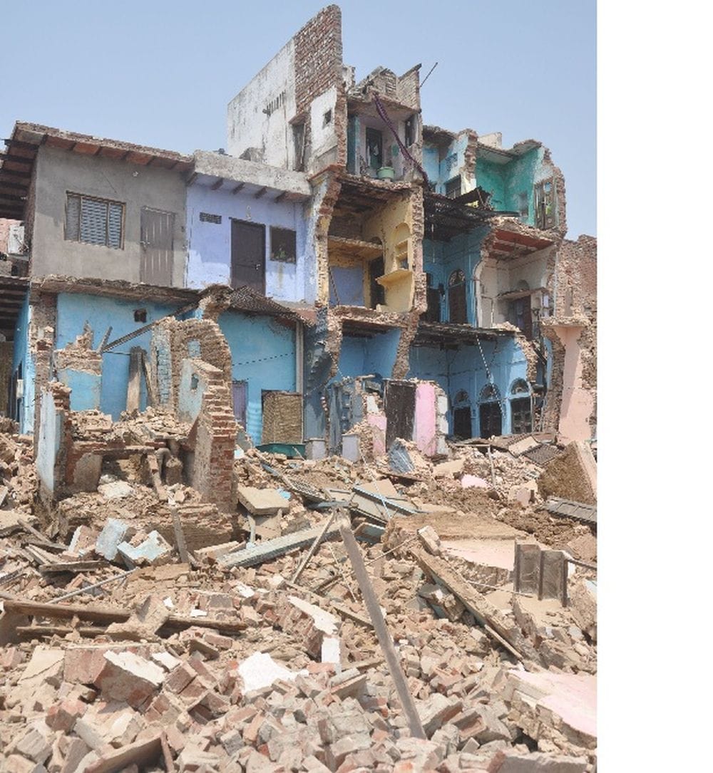 agra three-storey building collapsed due to rats