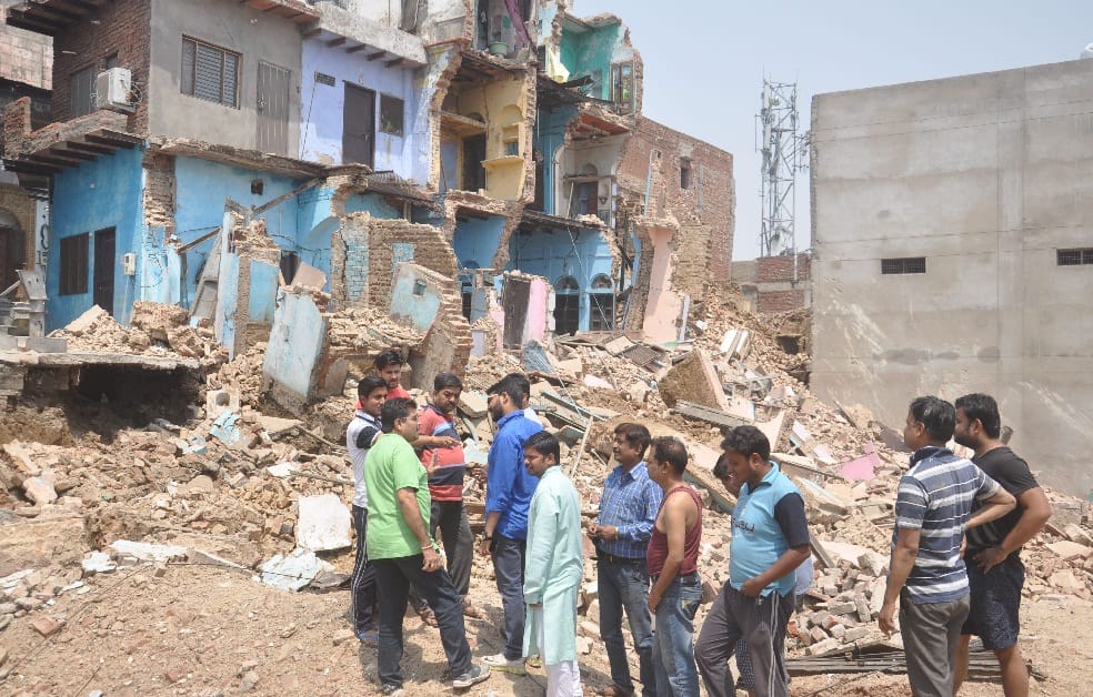 agra three-storey building collapsed due to rats