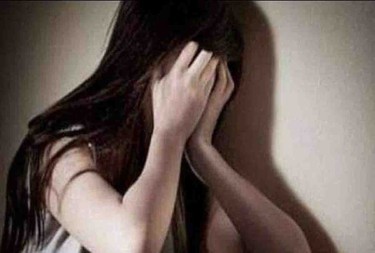 Father raped his ten years old daughter