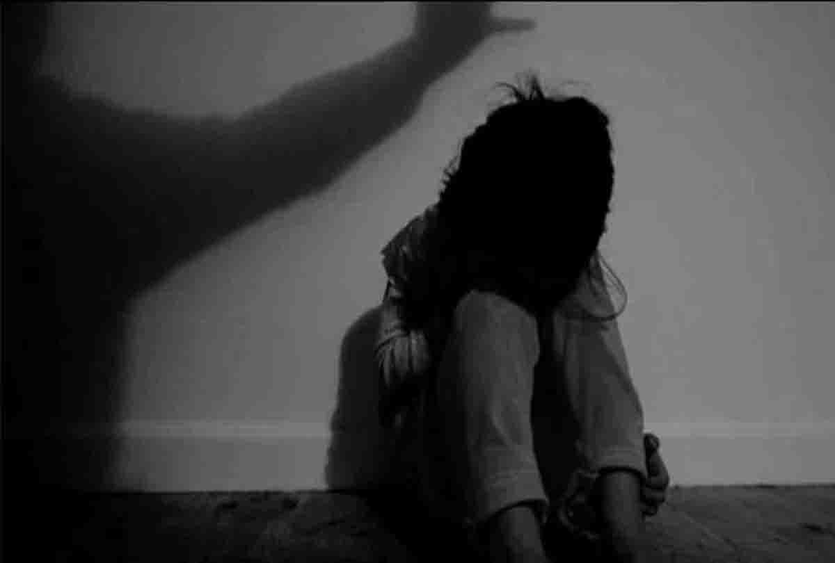 Father raped his ten years old daughter