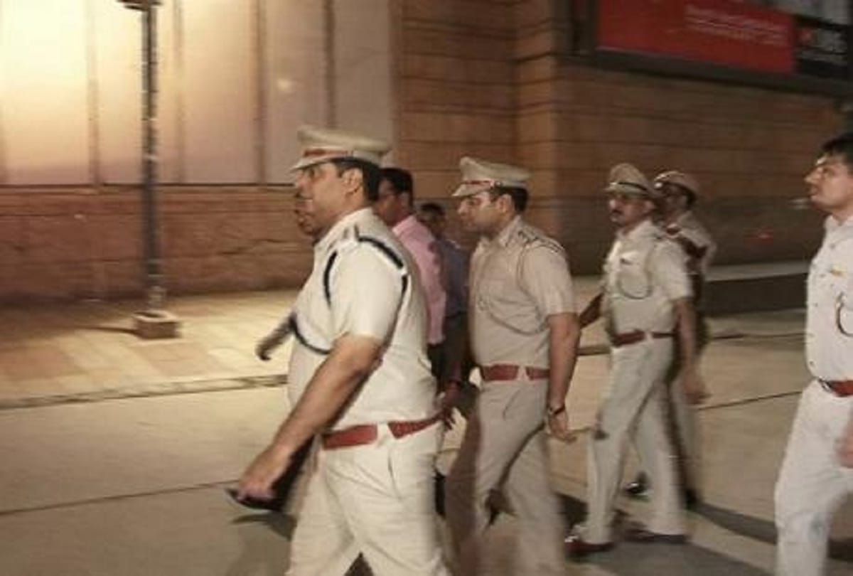 a wife thrown boiled milk on her husband's face in Gurugram of Haryana