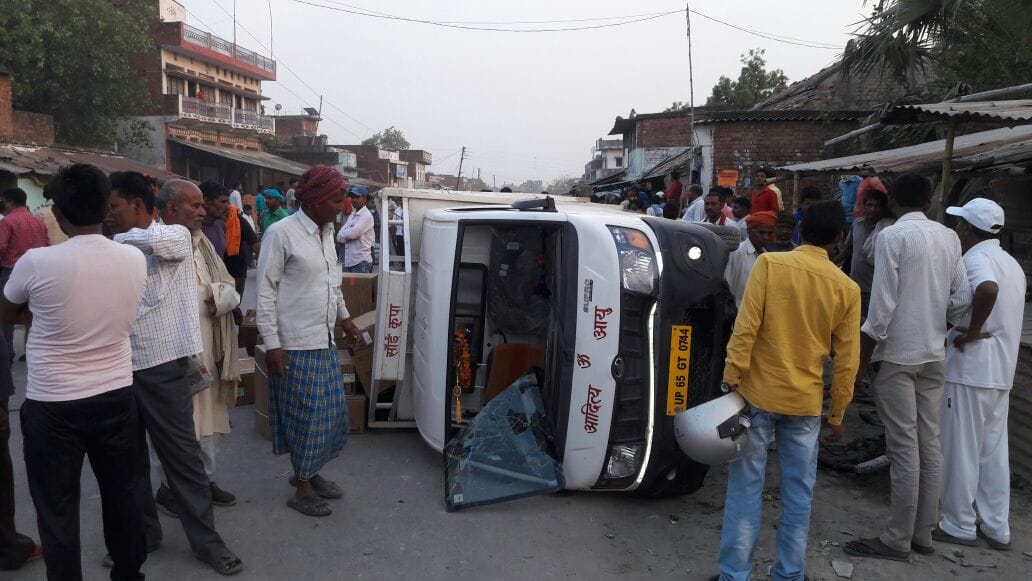 uncontrolled magic car burst in tea shop and one woman killed