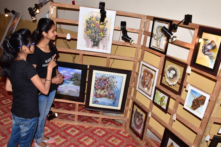 जीवन से साक्षात्कार ही साहित्य है