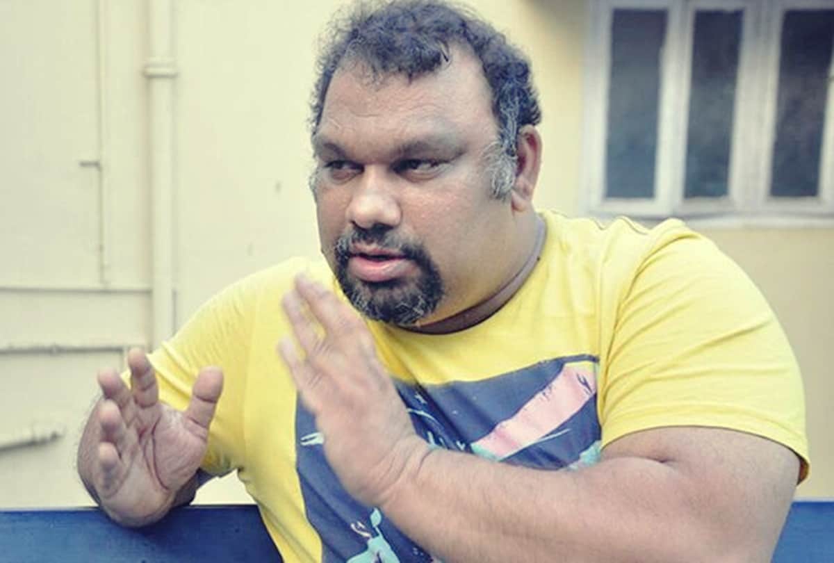 film critic Kathi Mahesh Reply back of sexual assault allegation Actress Sunitha accuses