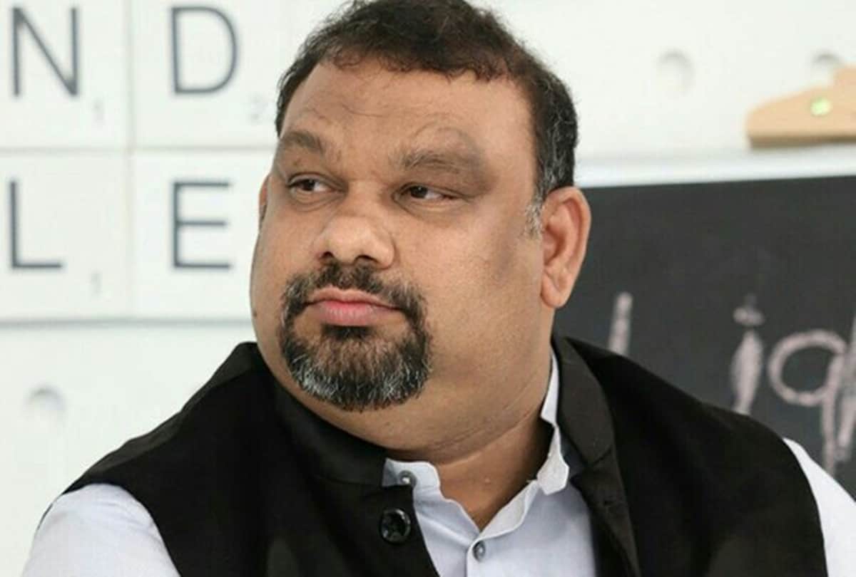 film critic Kathi Mahesh Reply back of sexual assault allegation Actress Sunitha accuses