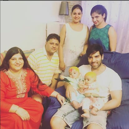 Naagin actor Kinshuk Mahajan twins mundan sanskar video viral on social Media