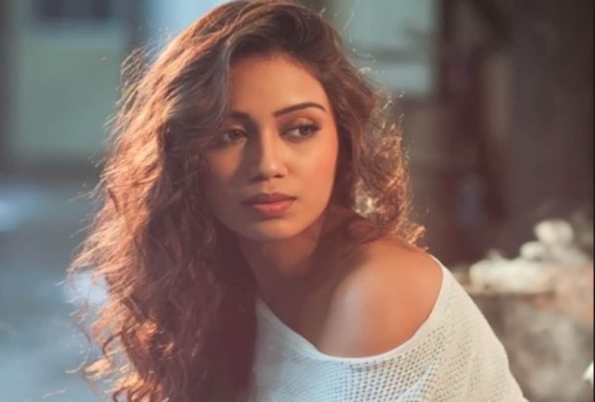 Nivetha Pethuraj get in trouble after shared inside picture of Madurai Meenakshi Temple