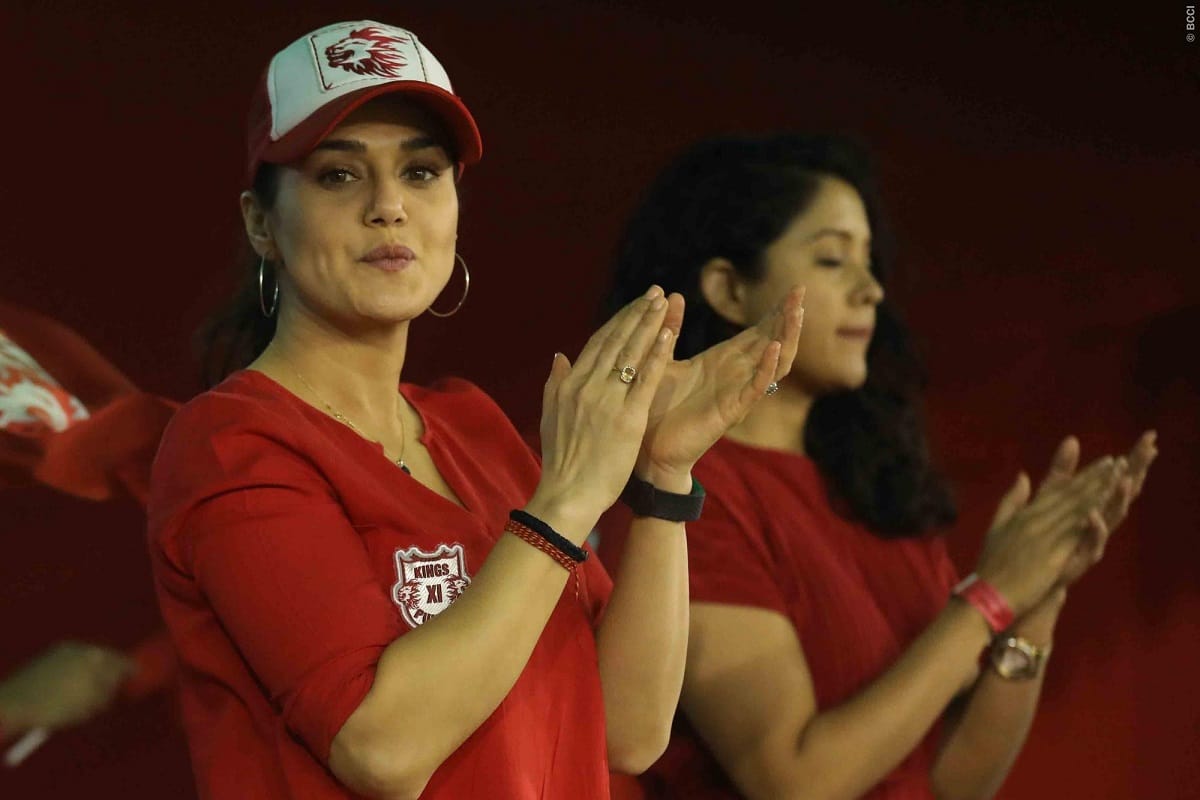 preity zinta-sakshi dhoni and hazel keech beauty contest during the match between csk and kxip