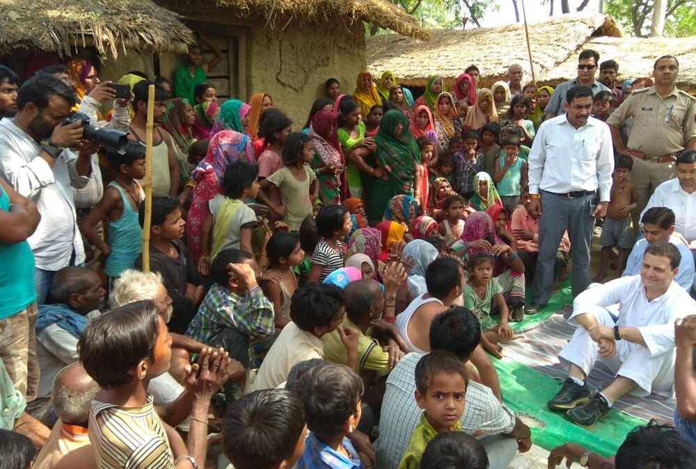 pics of rahul gandhi amethi visit first day.