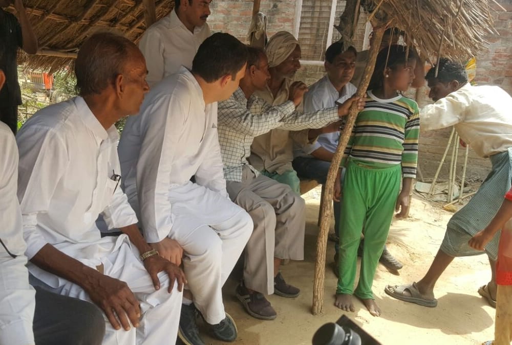 pics of rahul gandhi amethi visit first day.