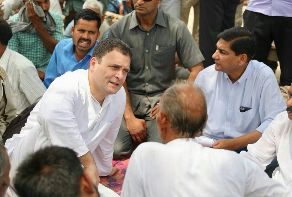pics of rahul gandhi amethi visit first day.