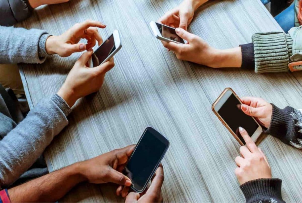 Heavy Smartphone users are greedy new research revealed