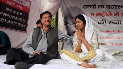 On the fourth day of Swati Maliv's fast, BJP leader and actor Shatrughan Sinha came for support