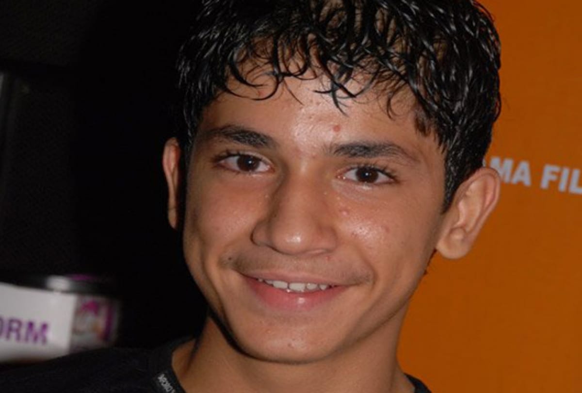 child actor zain khan now is young looks so handsome