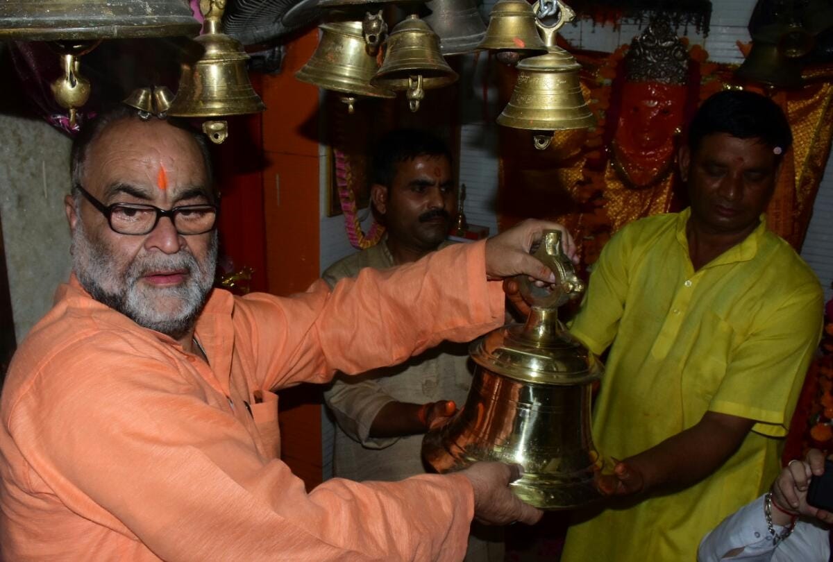 bukkal nawab visited hanuam mandir in lucknow