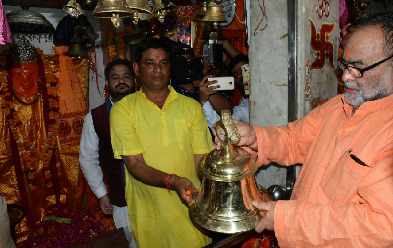 bukkal nawab visited hanuam mandir in lucknow